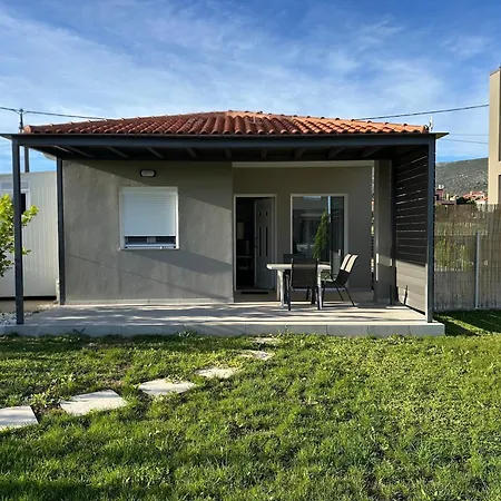 Taras Nyaraló Karavádosz